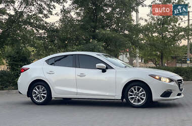 Седан Mazda 3 2015 в 