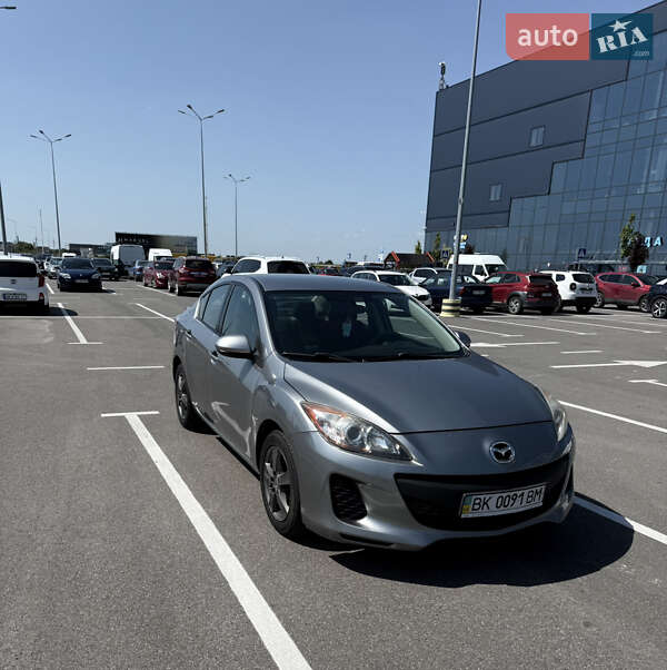 Седан Mazda 3 2012 в Ровно