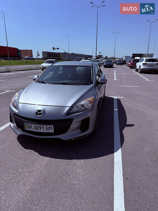Седан Mazda 3 2012 в 
