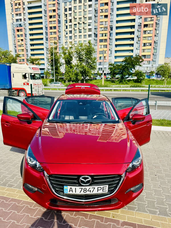 Седан Mazda 3 2016 в Киеве