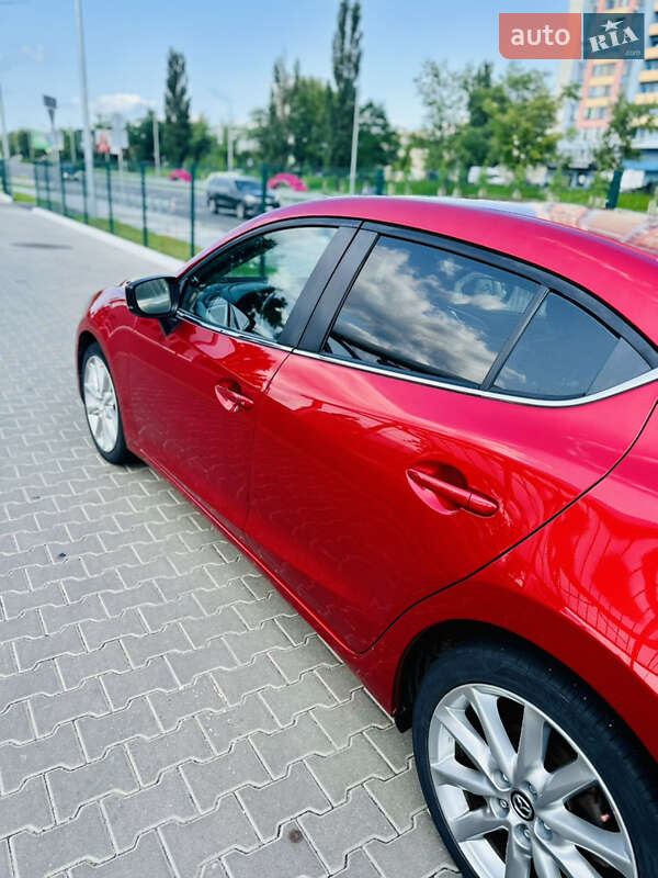 Седан Mazda 3 2016 в Киеве
