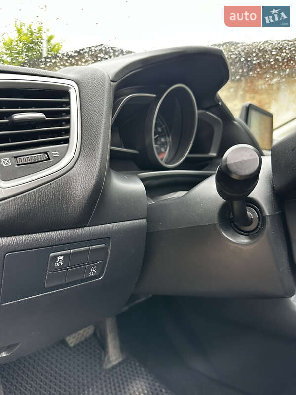 Седан Mazda 3 2016 в Киеве