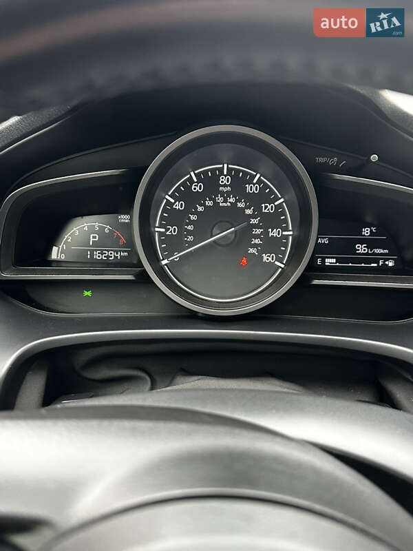 Седан Mazda 3 2016 в Киеве
