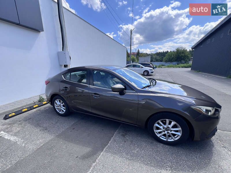 Седан Mazda 3 2015 в Киеве