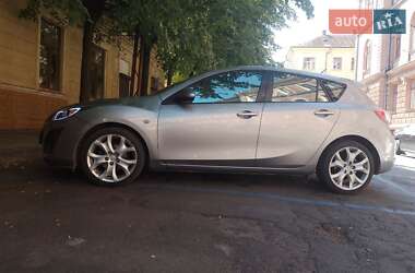 Хетчбек Mazda 3 2010 в Чернівцях