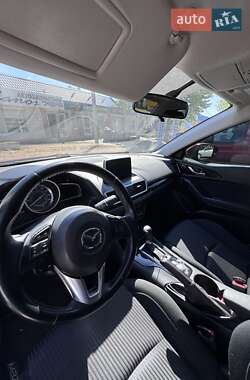 Седан Mazda 3 2015 в 