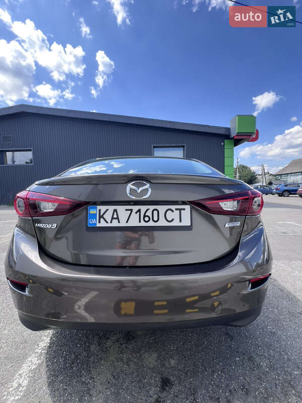 Седан Mazda 3 2015 в Киеве