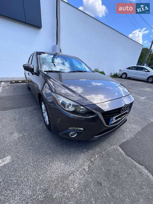 Седан Mazda 3 2015 в Киеве