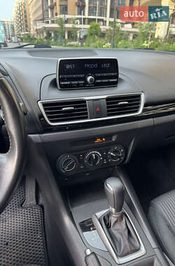 Седан Mazda 3 2013 в 