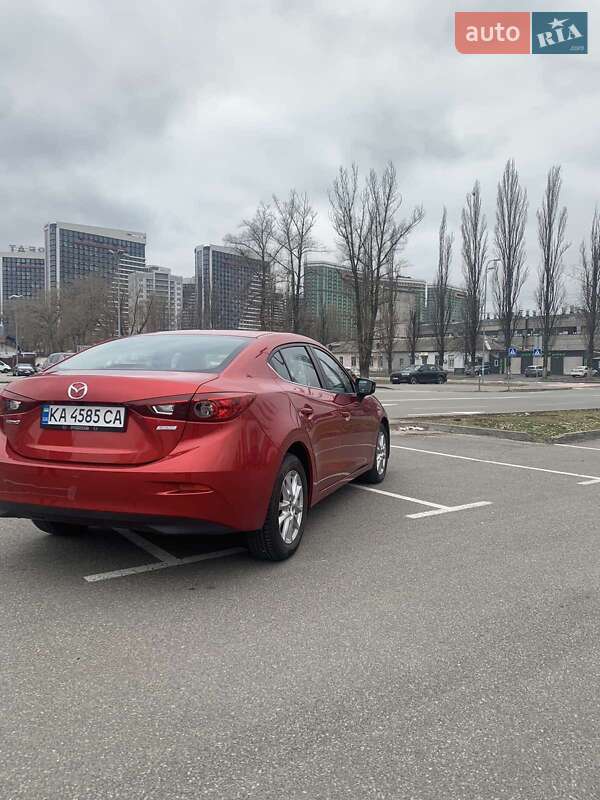Седан Mazda 3 2015 в Киеве