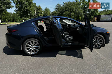 Седан Mazda 3 2019 в Южноукраїнську