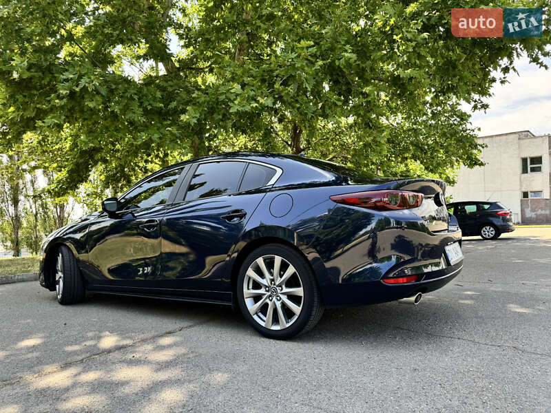 Седан Mazda 3 2019 в Южноукраинске