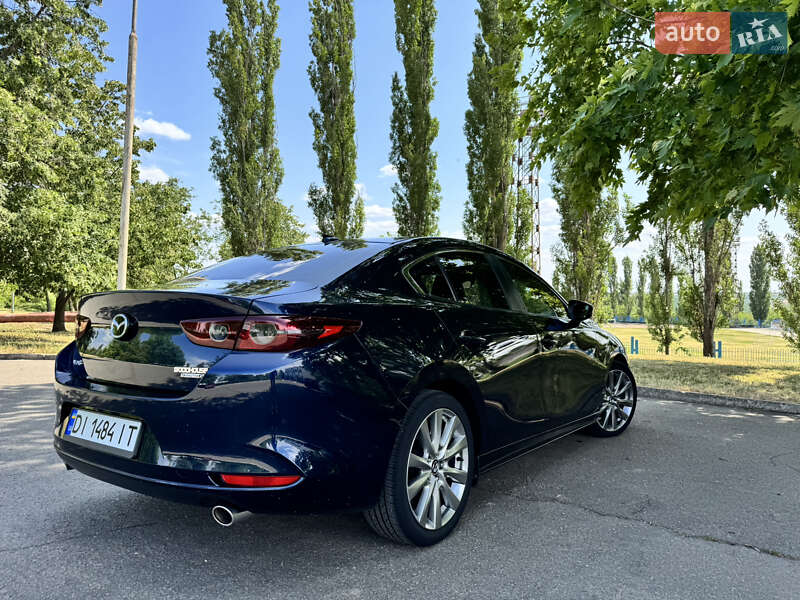 Седан Mazda 3 2019 в Южноукраинске