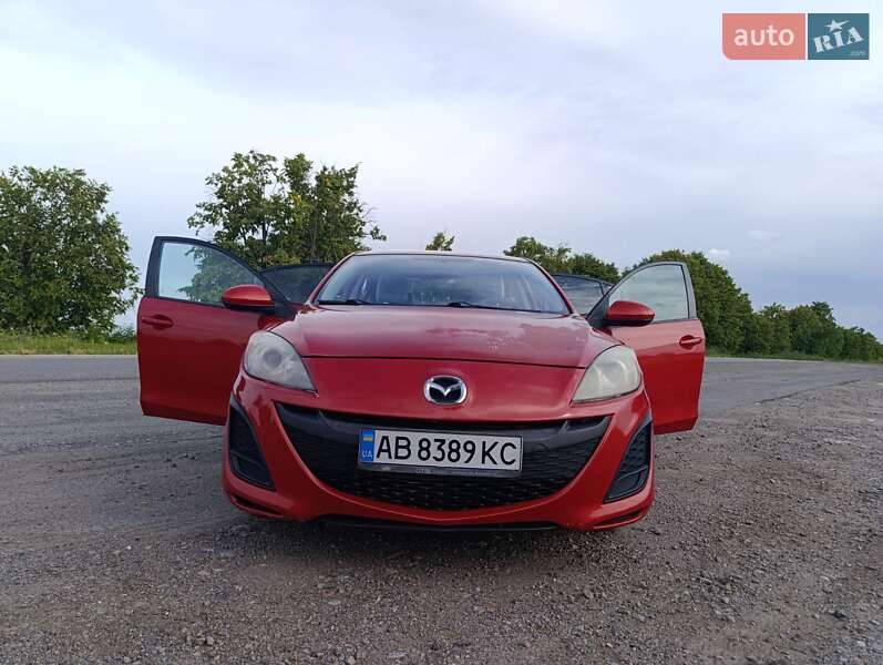 Седан Mazda 3 2011 в Могилев-Подольске