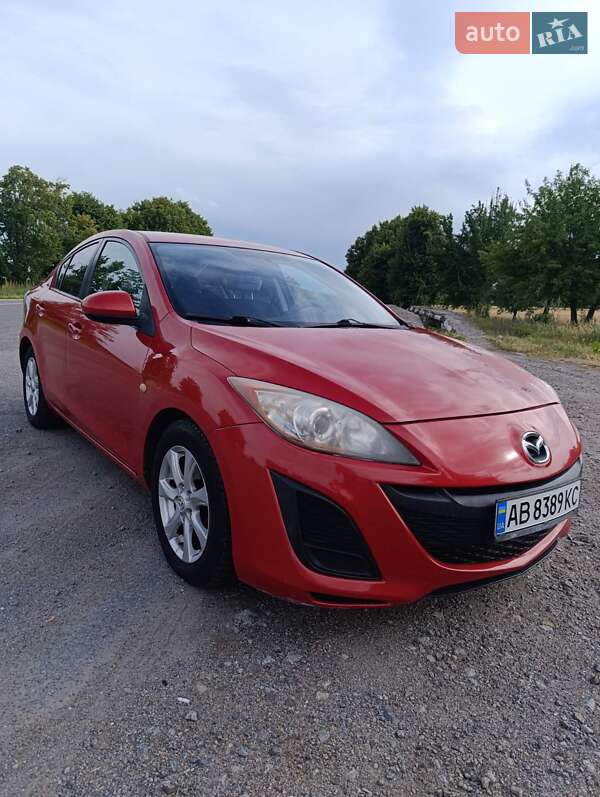 Седан Mazda 3 2011 в Могилев-Подольске