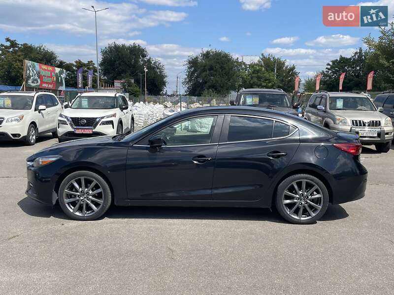 Седан Mazda 3 2018 в Днепре