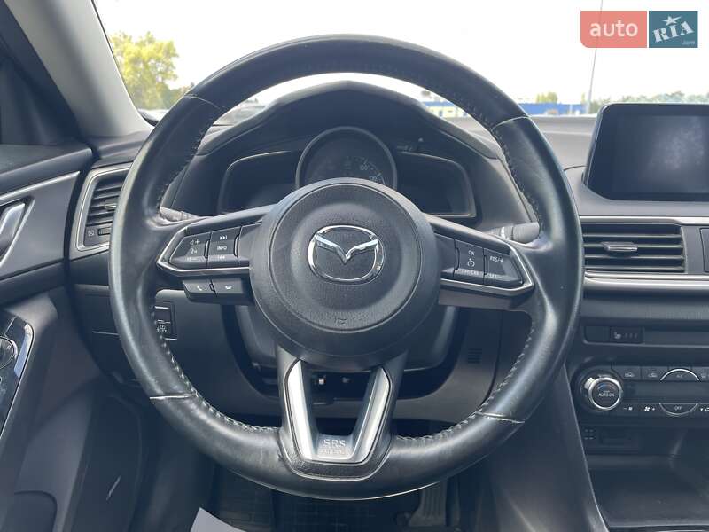Седан Mazda 3 2018 в Днепре