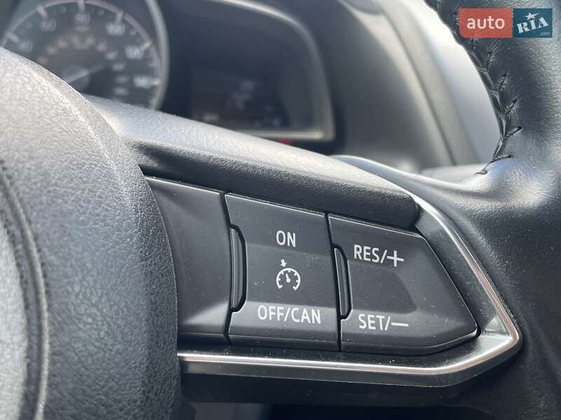 Седан Mazda 3 2018 в Днепре