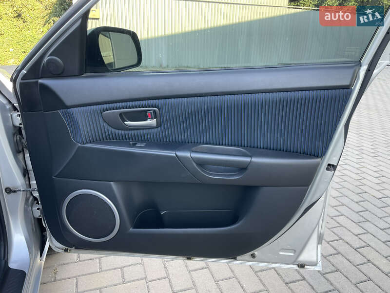 Хэтчбек Mazda 3 2005 в Полтаве