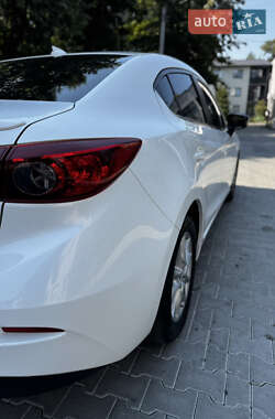 Седан Mazda 3 2015 в 