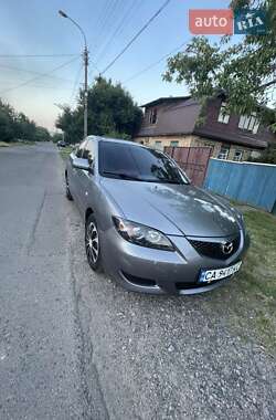 Седан Mazda 3 2004 в Черкасах