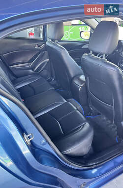 Седан Mazda 3 2018 в 