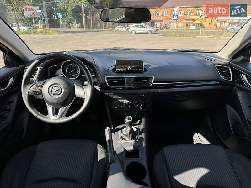 Седан Mazda 3 2015 в Сумах