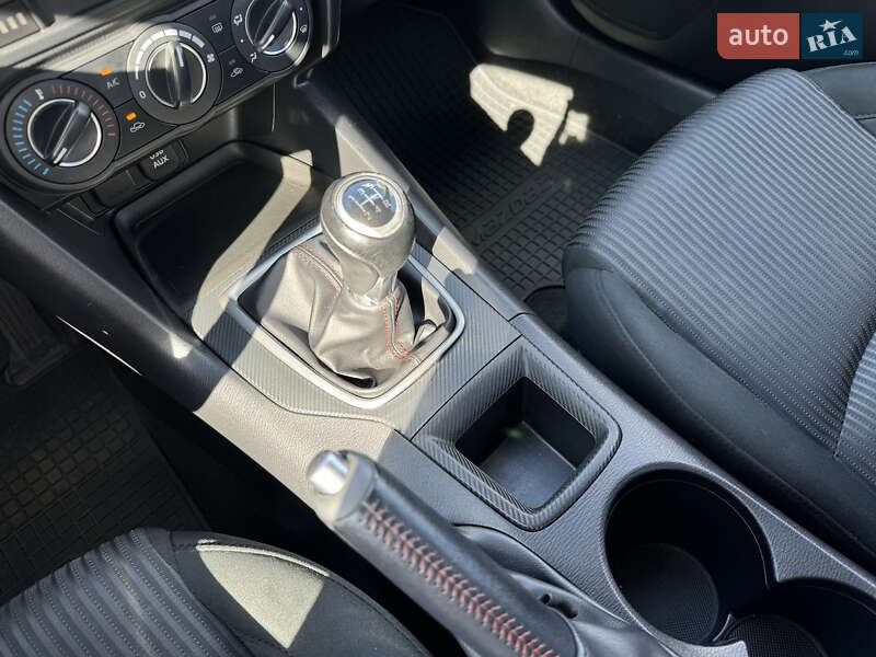 Седан Mazda 3 2015 в Сумах