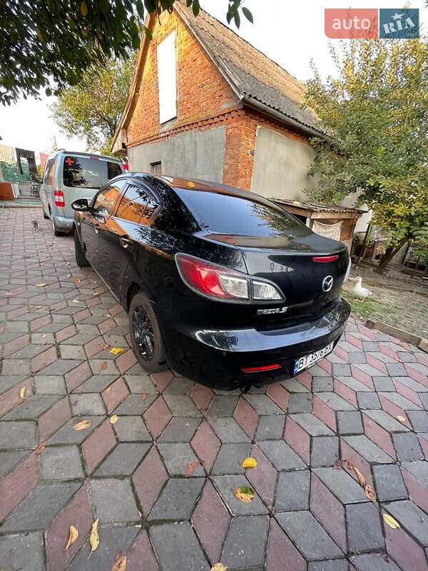 Седан Mazda 3 2012 в Хмельницком