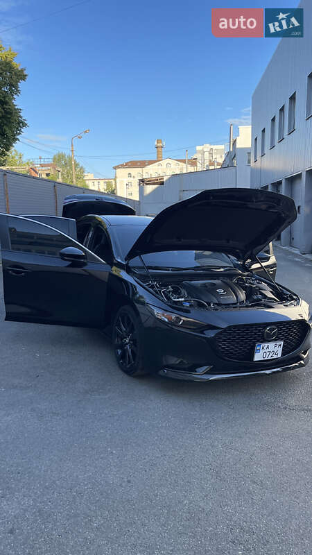 Седан Mazda 3 2019 в Киеве