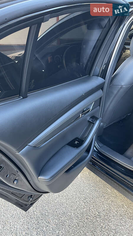Седан Mazda 3 2019 в Киеве