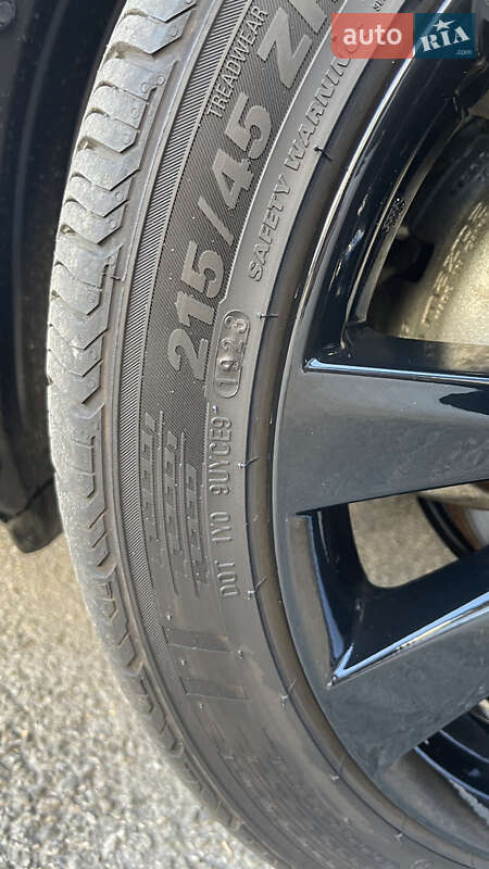 Седан Mazda 3 2019 в Киеве