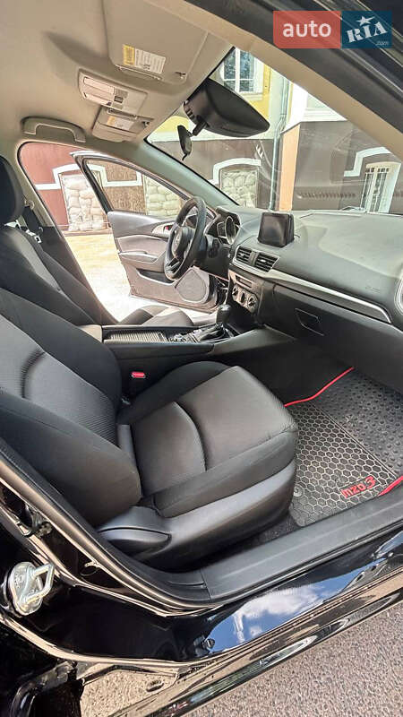 Седан Mazda 3 2017 в Киеве