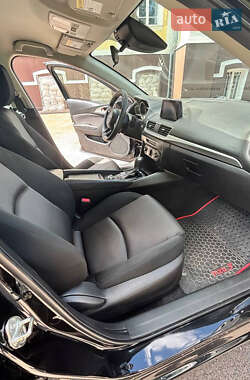 Седан Mazda 3 2017 в 