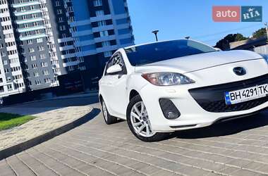 Хэтчбек Mazda 3 2012 в 