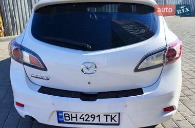 Хэтчбек Mazda 3 2012 в 