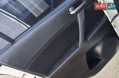 Хэтчбек Mazda 3 2012 в 