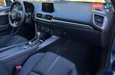 Седан Mazda 3 2017 в 