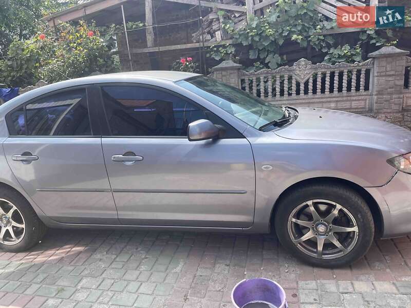 Седан Mazda 3 2006 в 