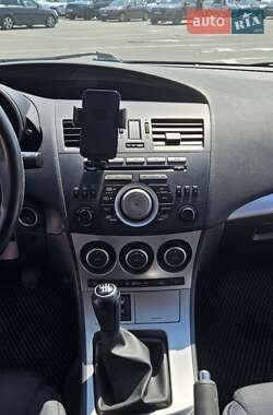 Хэтчбек Mazda 3 2010 в 