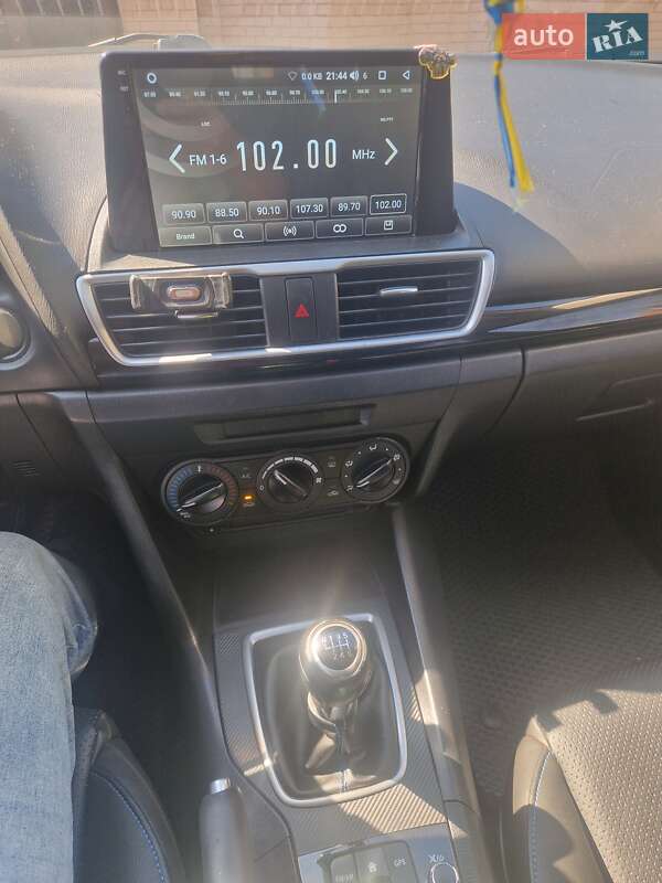 Хэтчбек Mazda 3 2014 в Днепре