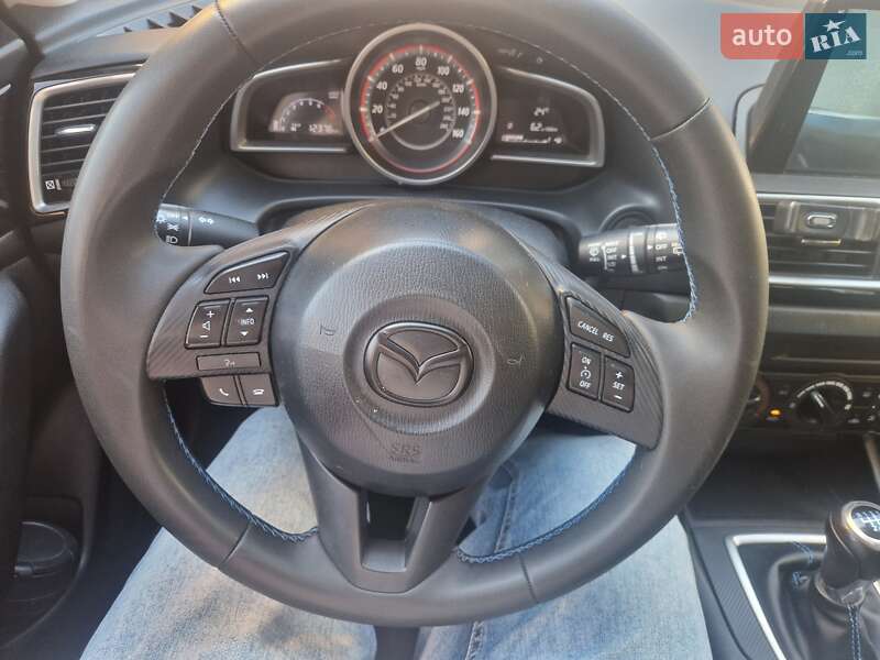 Хэтчбек Mazda 3 2014 в Днепре