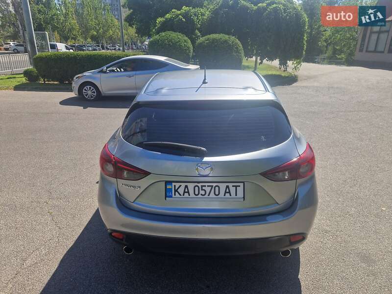 Хэтчбек Mazda 3 2014 в Днепре