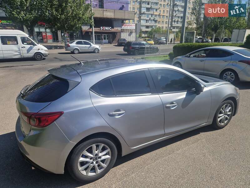 Хэтчбек Mazda 3 2014 в Днепре
