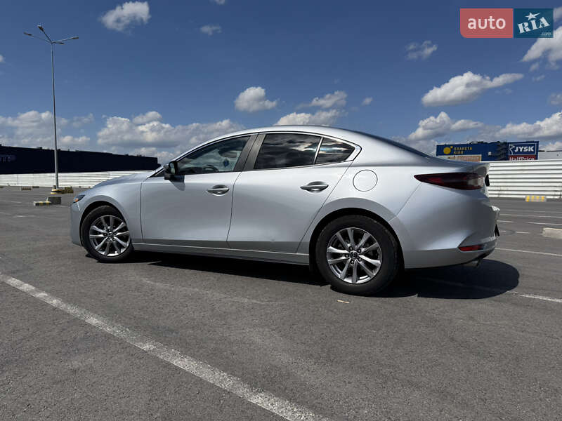 Седан Mazda 3 2019 в Львове