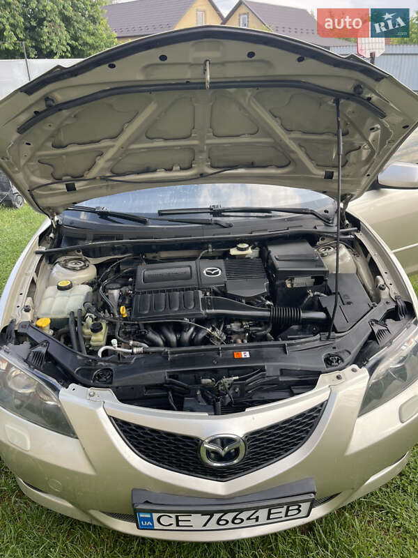 Седан Mazda 3 2005 в Чернівцях