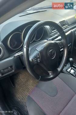 Седан Mazda 3 2004 в 
