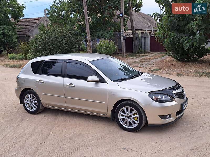 Хэтчбек Mazda 3 2005 в 