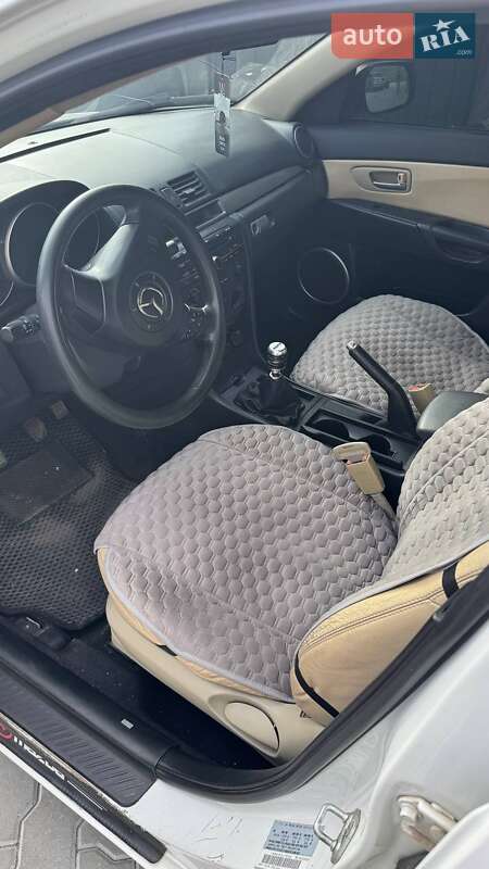 Седан Mazda 3 2004 в Львове