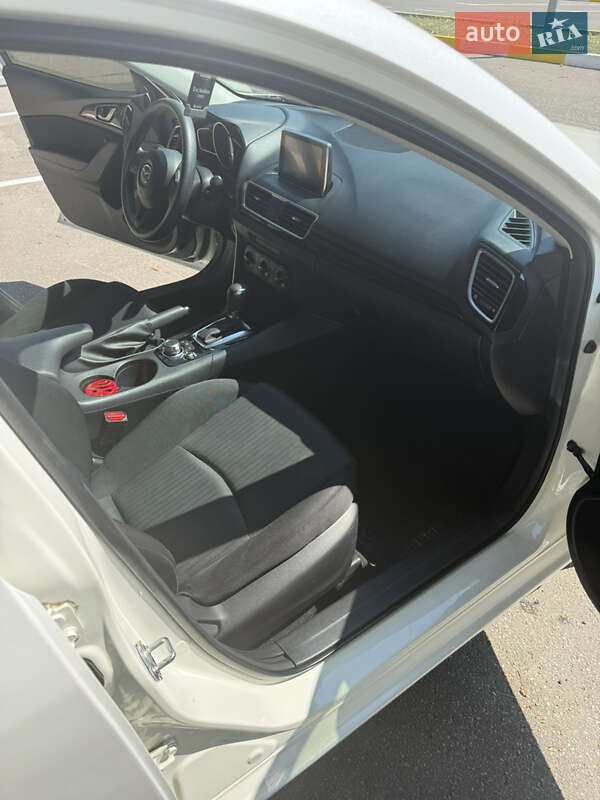 Хэтчбек Mazda 3 2015 в Киеве